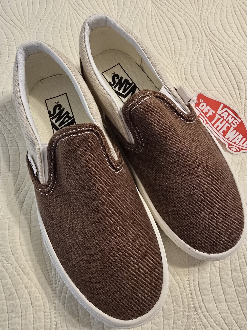 NWT Vans Ladies Classic Slip-On Corduroy Sneakers - Picture 3 of 7